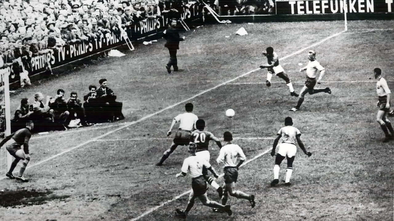 Hinein: The Official film of 1958 FIFA World Cup Sweden