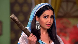 Angoori Thrashes Happu and Vibhuti