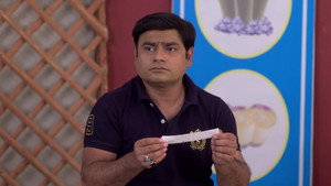 Saxena Tries to Help Vibhuti and Tiwari With Their Restlessness