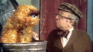 Mr. Hooper Bakes Oscar a Baked Bean Sundae (0056)