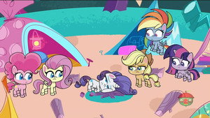 Les Crinières de Canterlot / Spike derrière la caméra